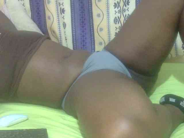 Juicyass-02 webcam