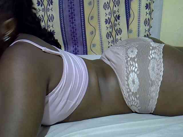 Juicyass-02 webcam