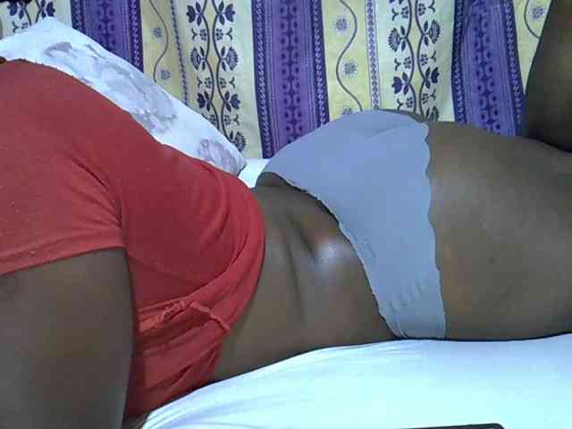 Juicyass-02 webcam