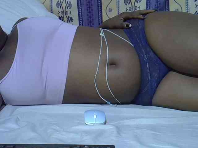 Juicyass-02 webcam
