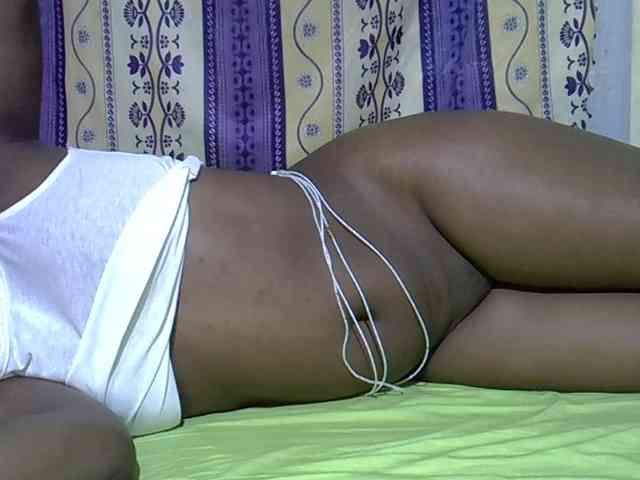 Juicyass-02 webcam