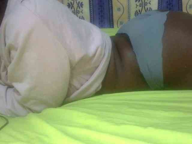 Juicyass-02 webcam