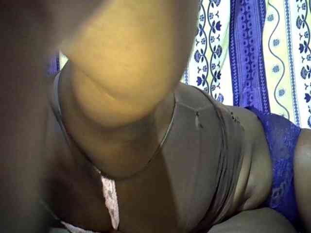 Juicyass-02 webcam
