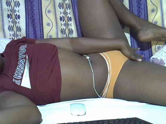 Juicyass-02 webcam
