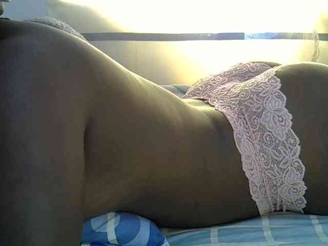 Juicyass-02 webcam