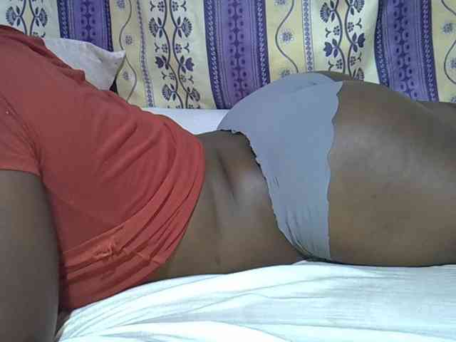 Juicyass-02 webcam