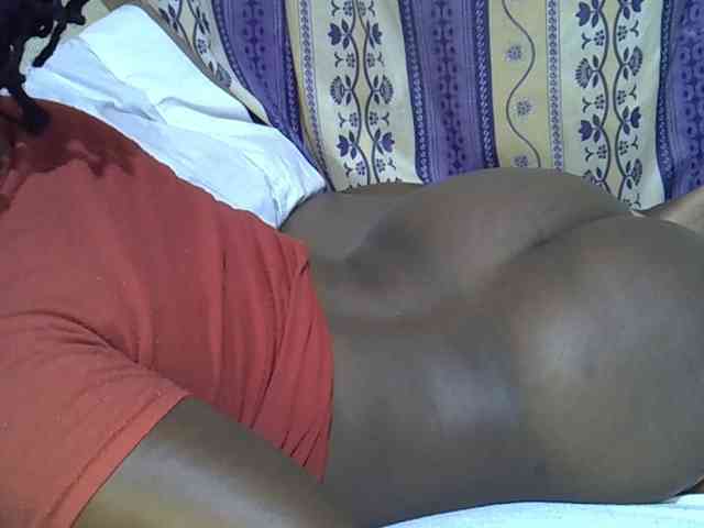 Juicyass-02 webcam