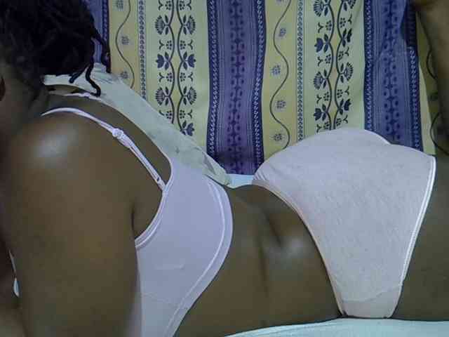 Juicyass-02 webcam