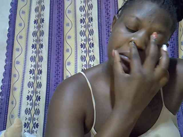 Juicyass-02 webcam