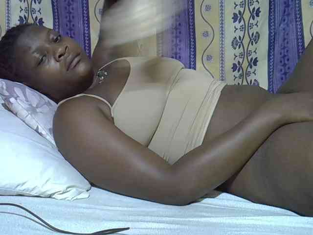 Juicyass-02 webcam