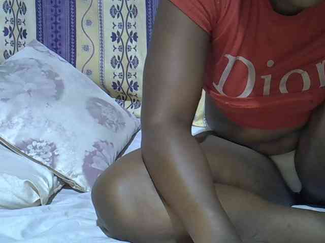Juicyass-02 webcam