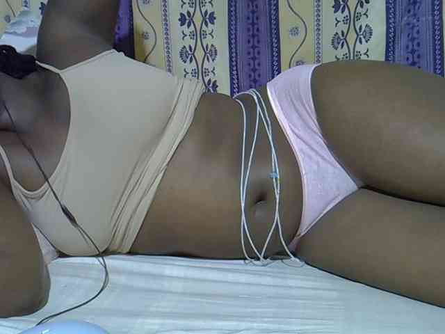 Juicyass-02 webcam