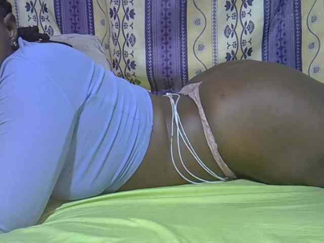 Juicyass-02 webcam