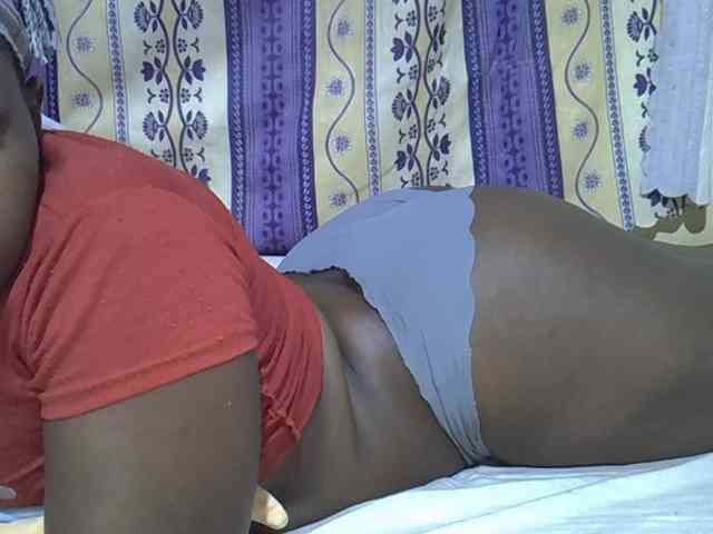 Juicyass-02 webcam