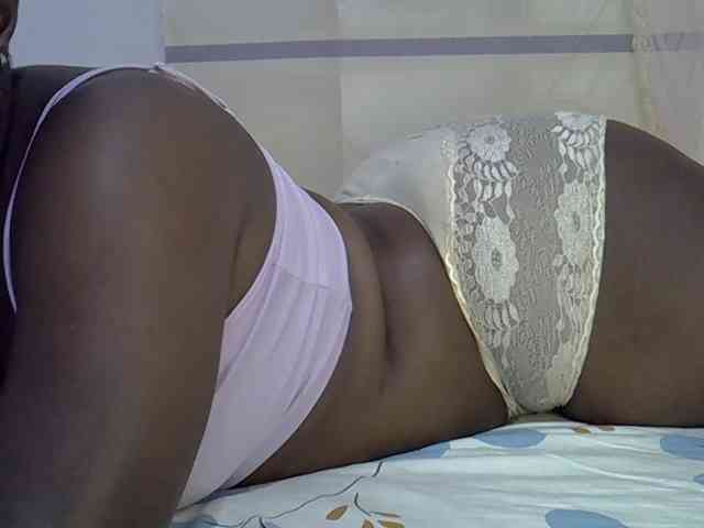 Juicyass-02 webcam