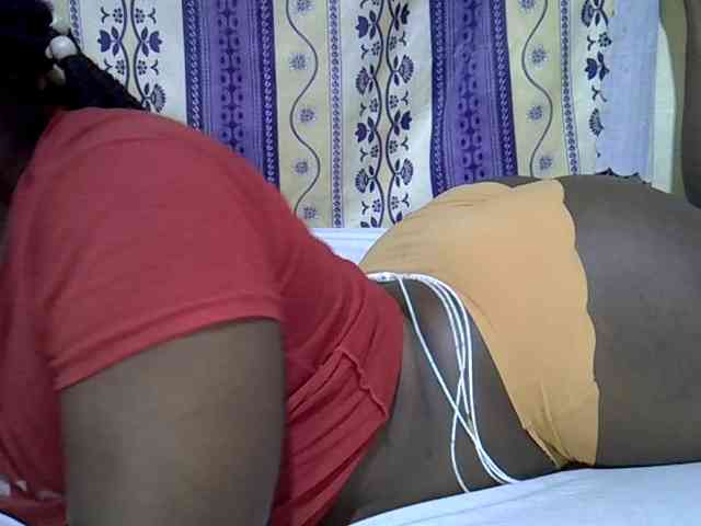Juicyass-02 webcam