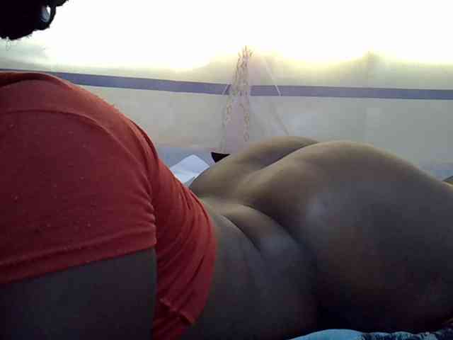 Juicyass-02 webcam