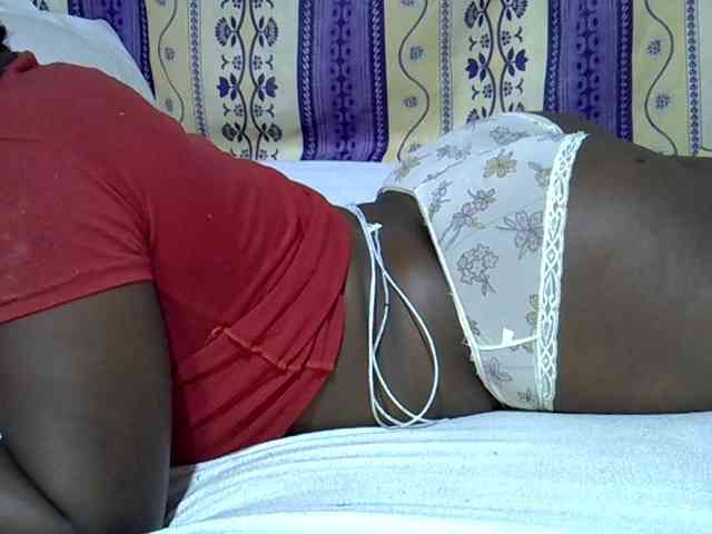 Juicyass-02 webcam