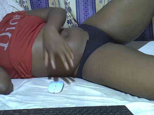 Juicyass-02 webcam