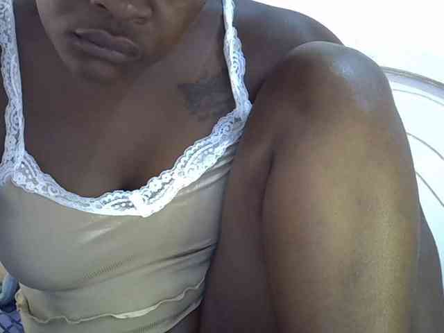 Juicyass-02 webcam