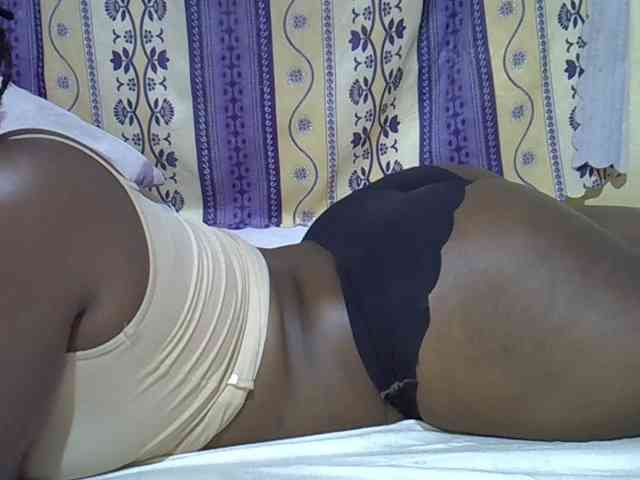 Juicyass-02 webcam