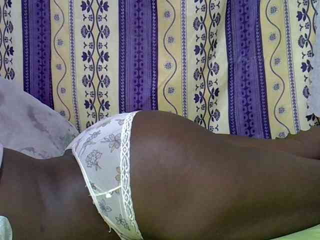 Juicyass-02 webcam