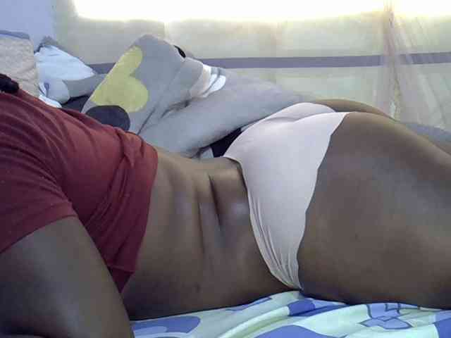 Juicyass-02 webcam