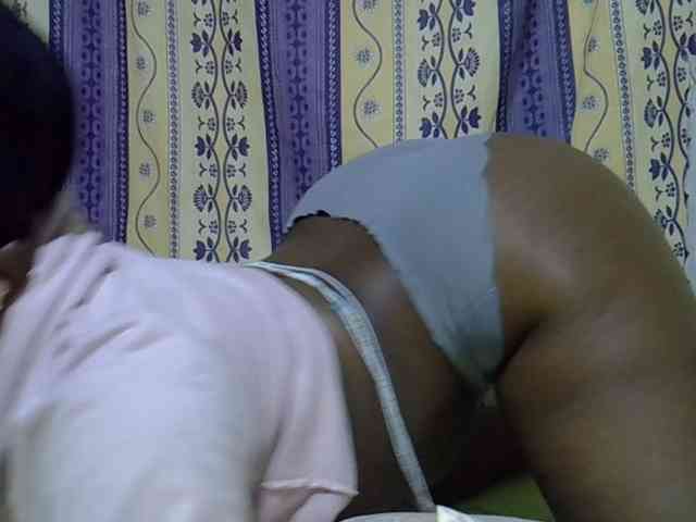 Juicyass-02 webcam