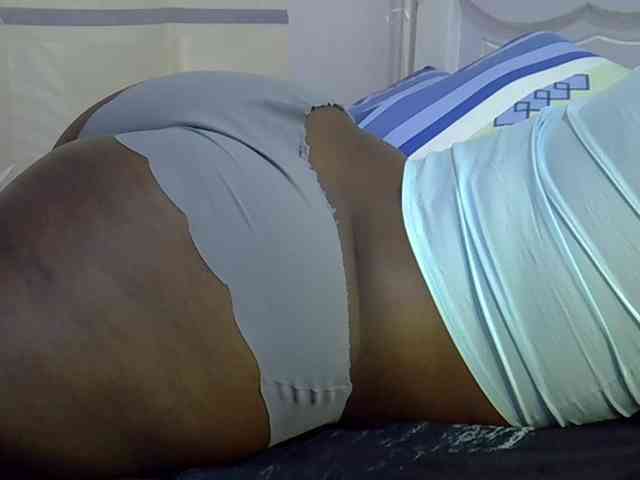 Juicyass-02 webcam