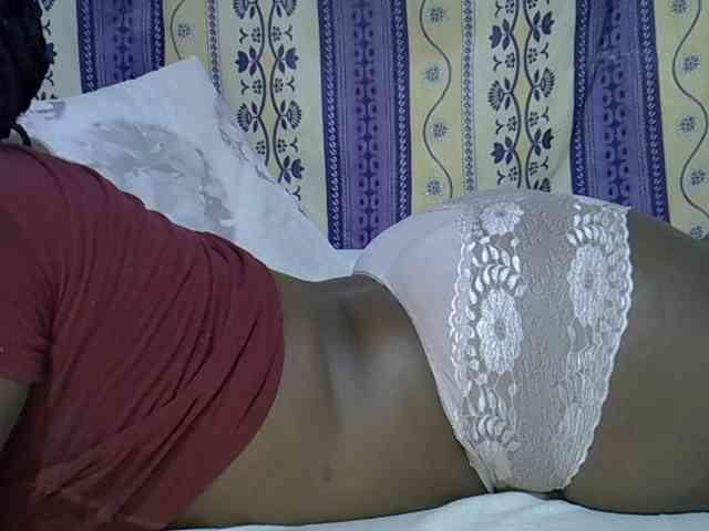Juicyass-02 webcam