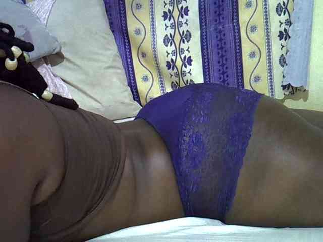 Juicyass-02 webcam