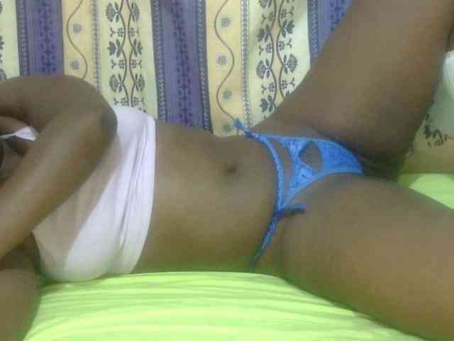 Juicyass-02 webcam