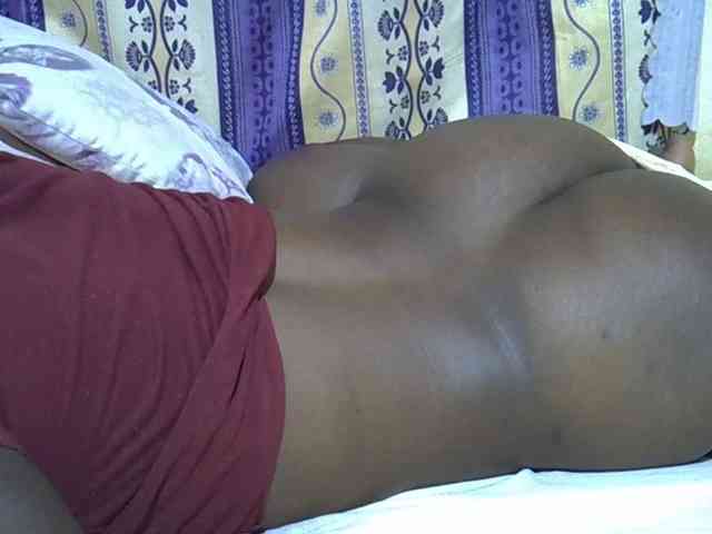 Juicyass-02 webcam
