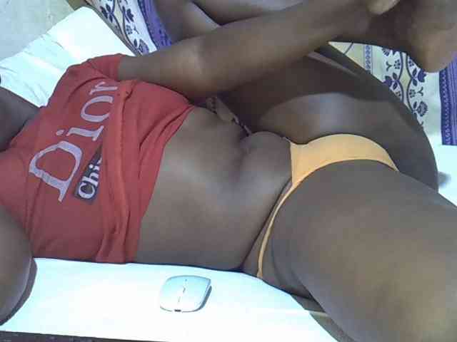Juicyass-02 webcam