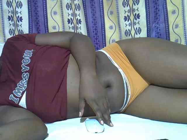 Juicyass-02 webcam