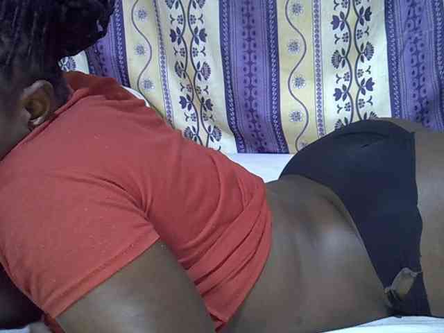 Juicyass-02 webcam