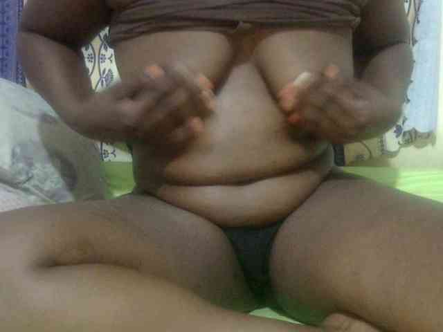 Juicyass-02 webcam