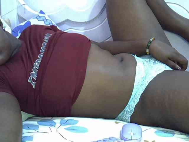 Juicyass-02 webcam