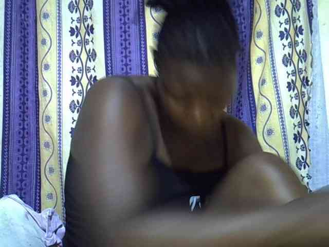 Juicyass-02 webcam