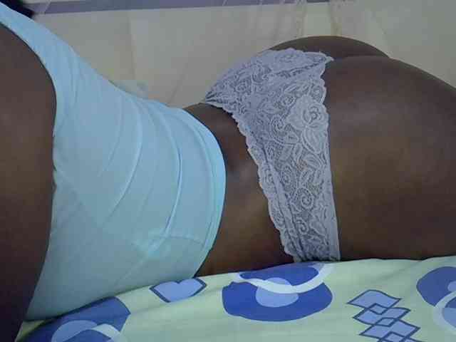 Juicyass-02 webcam