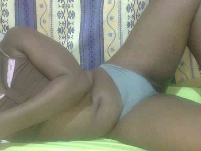 Juicyass-02 webcam