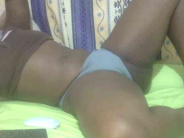 Juicyass-02 webcam