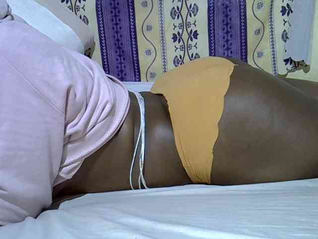 Juicyass-02 webcam