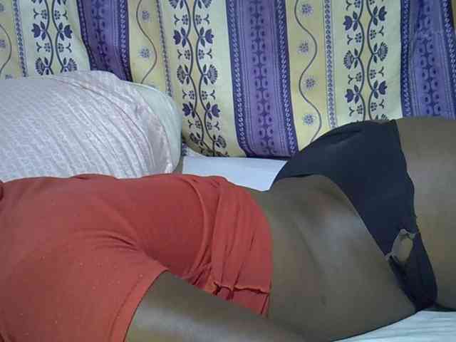 Juicyass-02 webcam