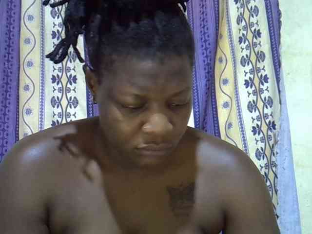 Juicyass-02 webcam