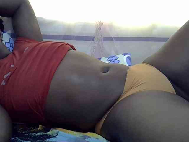 Juicyass-02 webcam