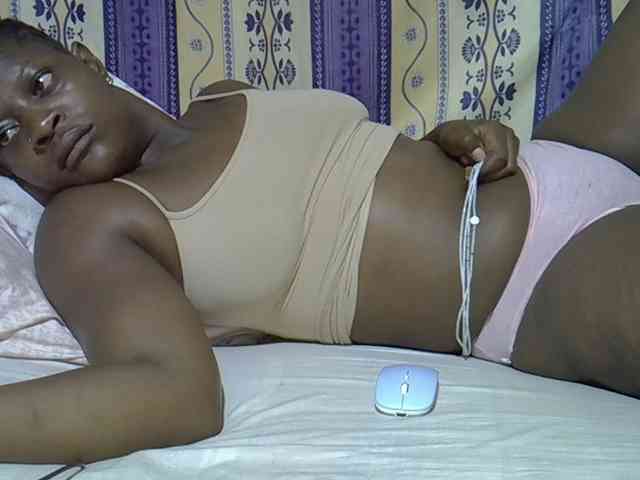 Juicyass-02 webcam