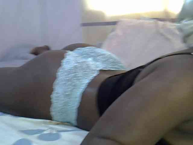 Juicyass-02 webcam