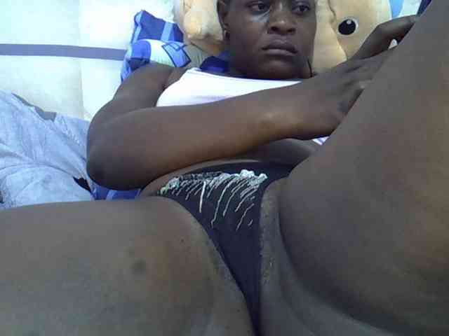 Juicyass-02 webcam