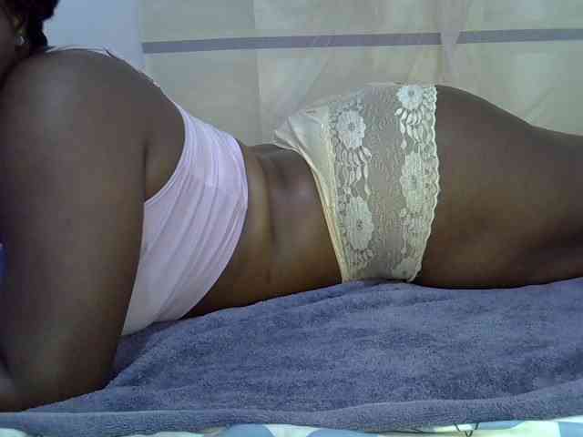 Juicyass-02 webcam
